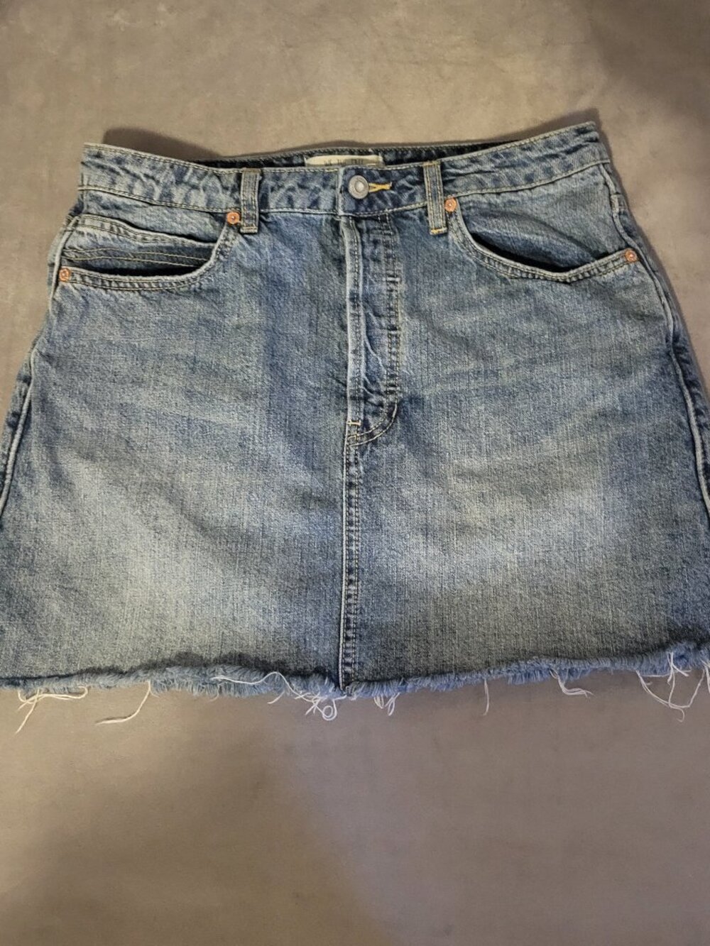 We The Free Denim A-Line Mini Skirt Blue Frayed Hem Button Pockets Size 30
